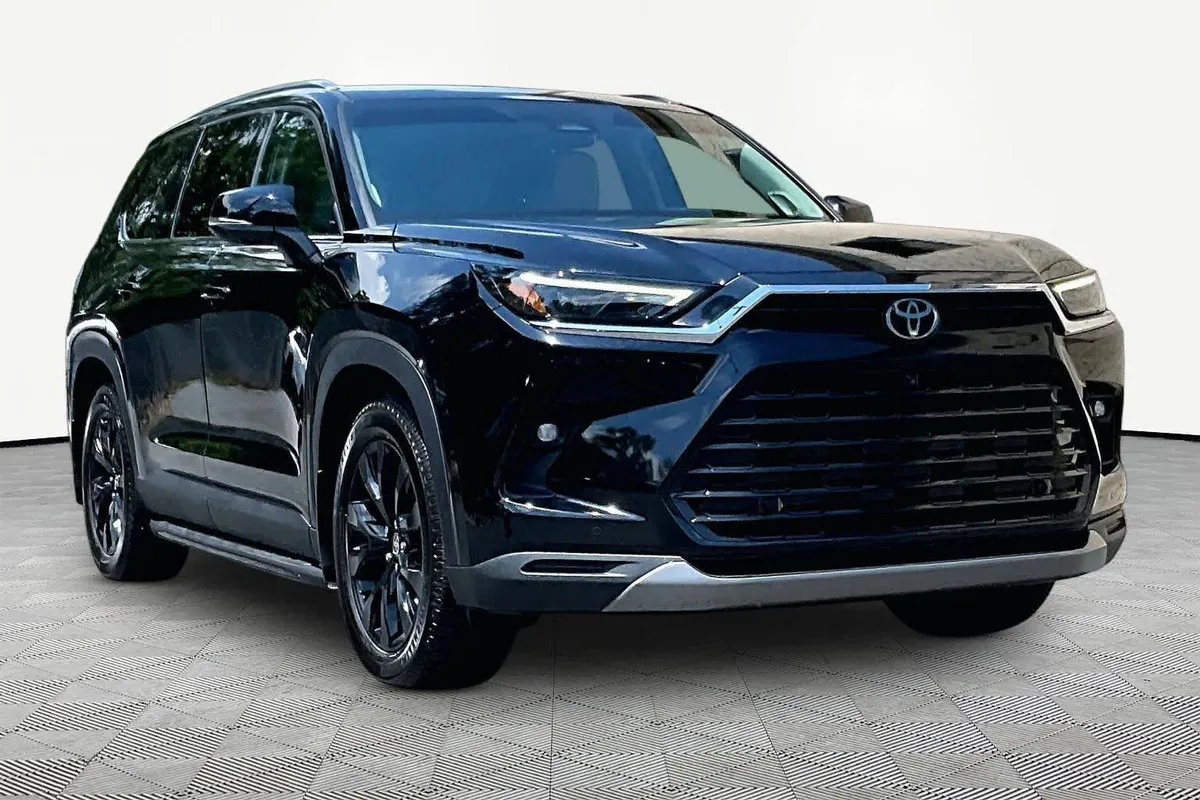 2024 Toyota Grand Highlander Limited thumbnail 3