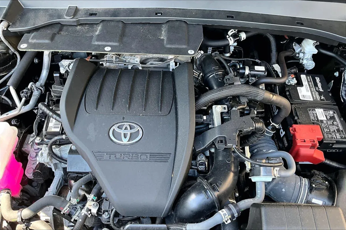 2024 Toyota Grand Highlander Limited thumbnail 33