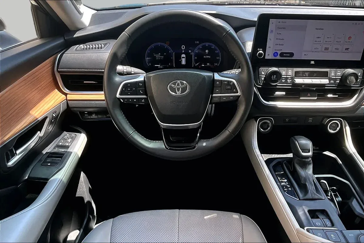 2024 Toyota Grand Highlander Limited thumbnail 6