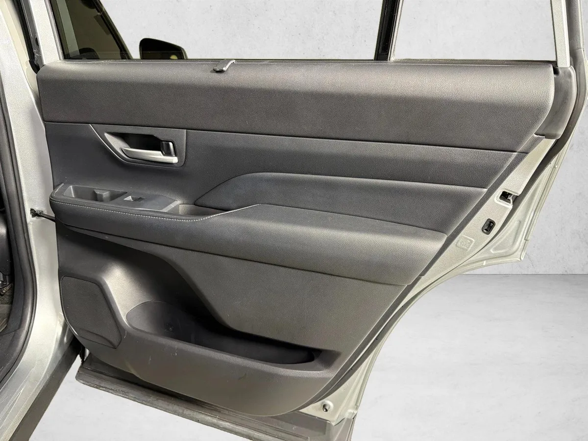 2024 Toyota Grand Highlander Platinum thumbnail 17