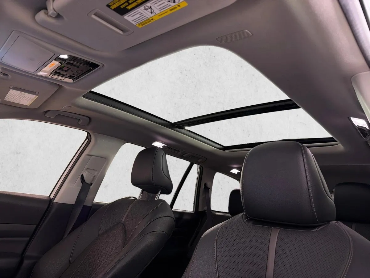 2024 Toyota Grand Highlander Platinum thumbnail 2