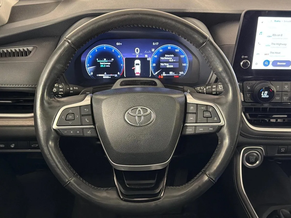 2024 Toyota Grand Highlander Platinum thumbnail 25