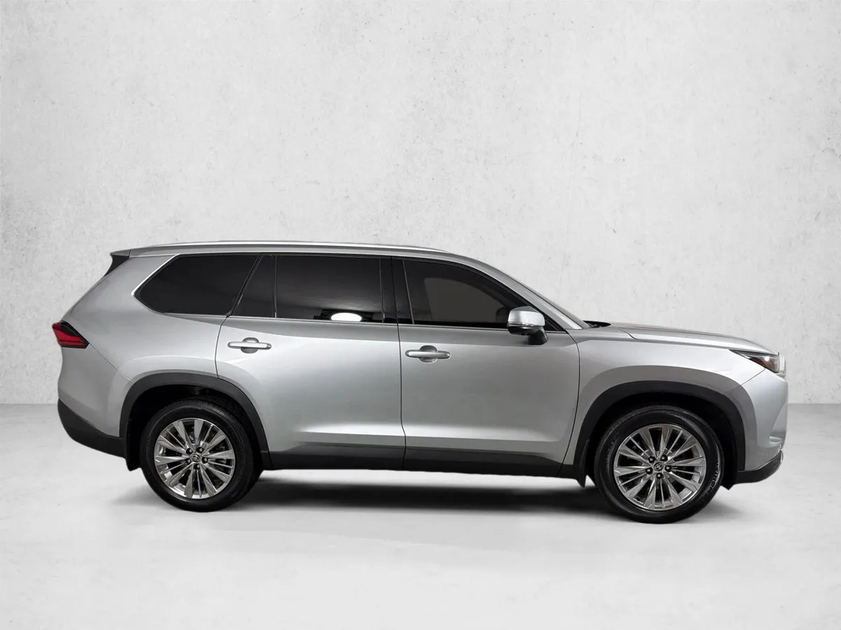 2024 Toyota Grand Highlander Platinum thumbnail 3