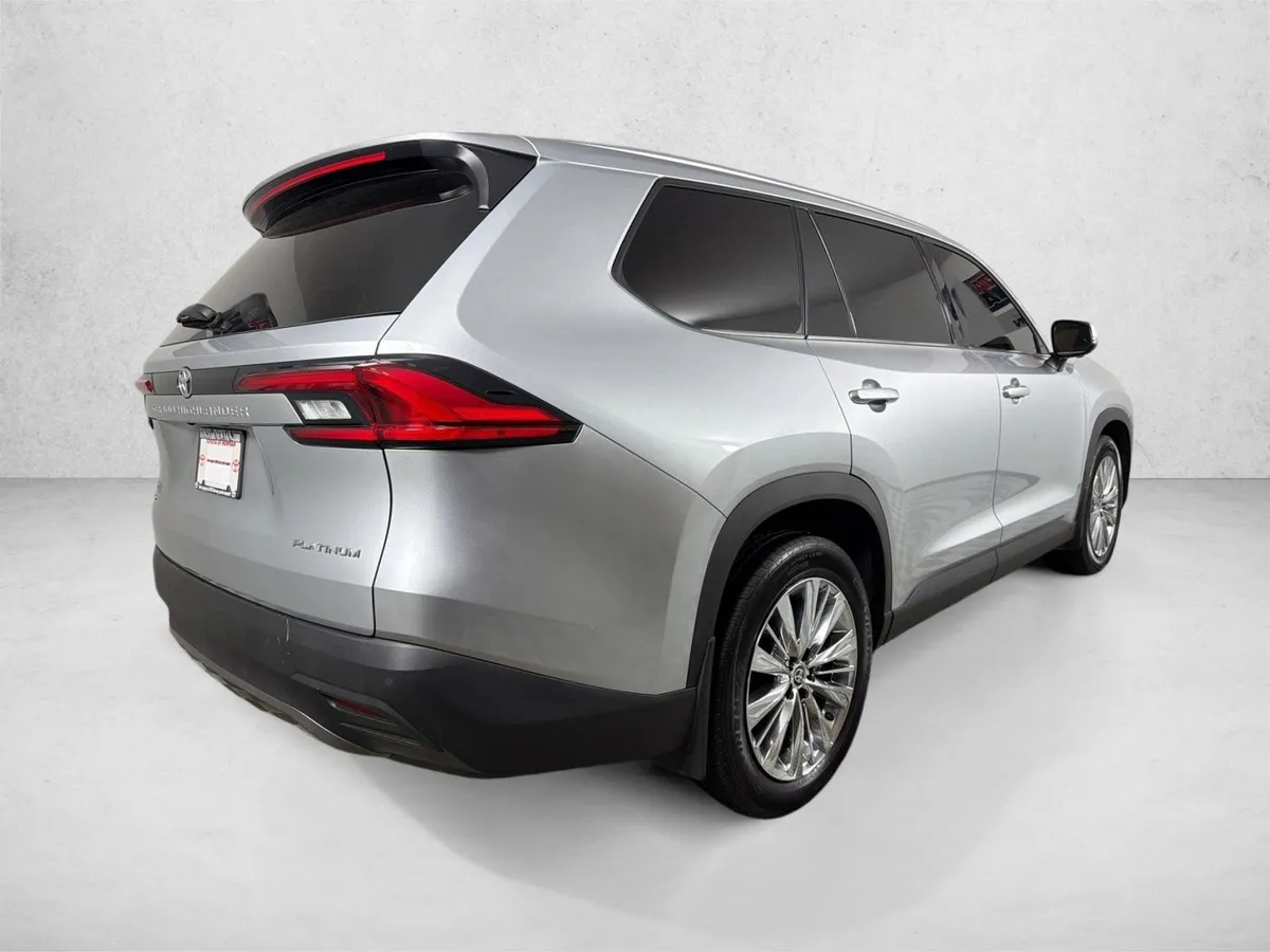2024 Toyota Grand Highlander Platinum thumbnail 4