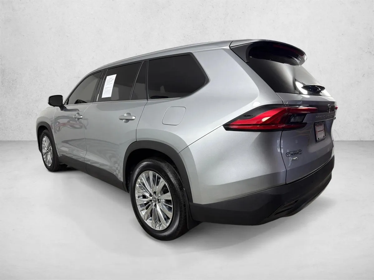 2024 Toyota Grand Highlander Platinum thumbnail 6