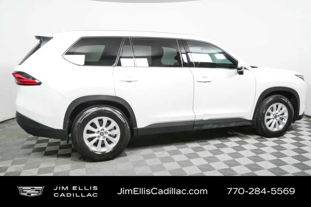 2024 Toyota Grand Highlander XLE thumbnail 2