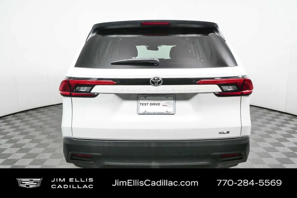 2024 Toyota Grand Highlander XLE thumbnail 24