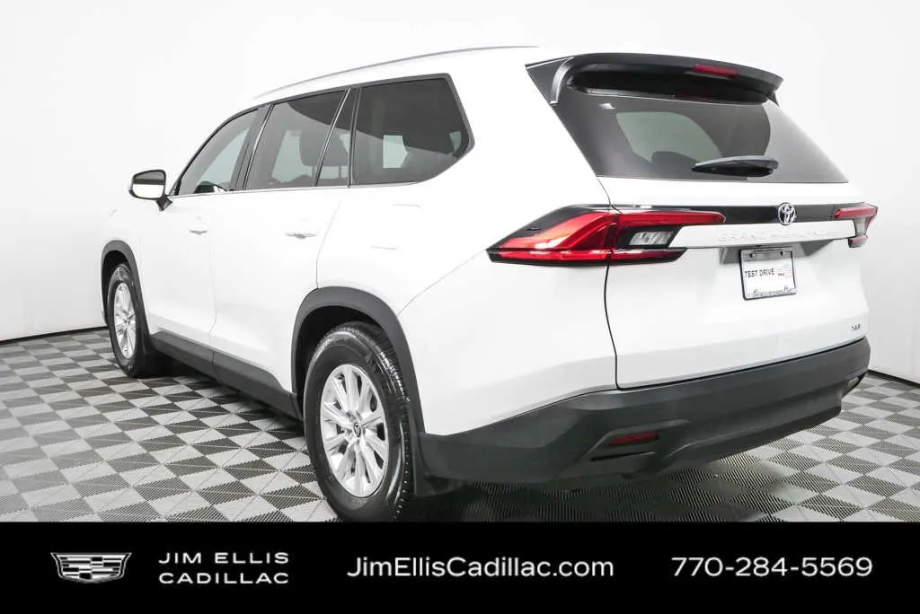 2024 Toyota Grand Highlander XLE thumbnail 28