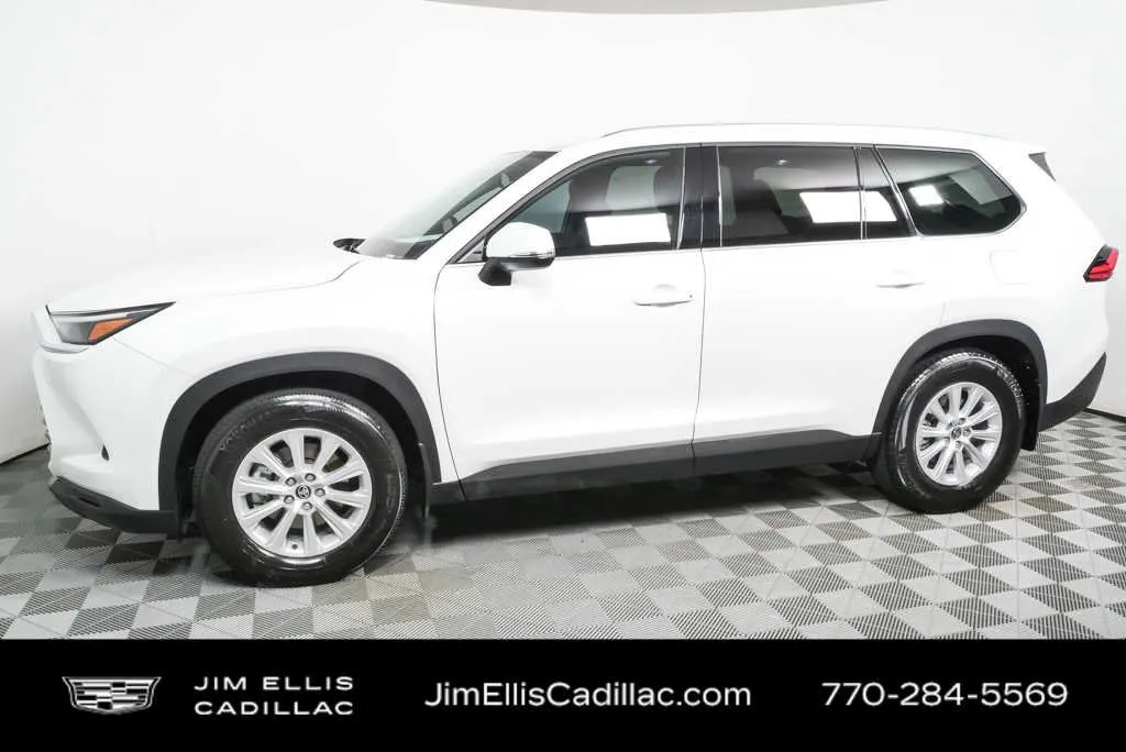 2024 Toyota Grand Highlander XLE thumbnail 29