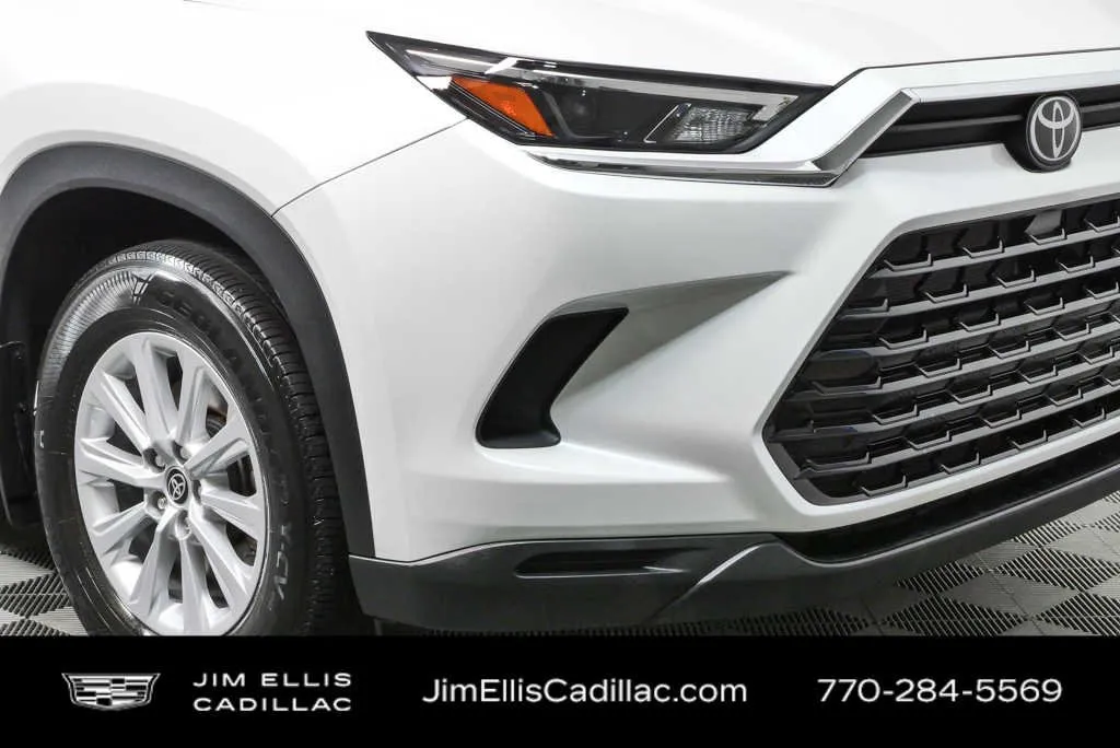 2024 Toyota Grand Highlander XLE thumbnail 35