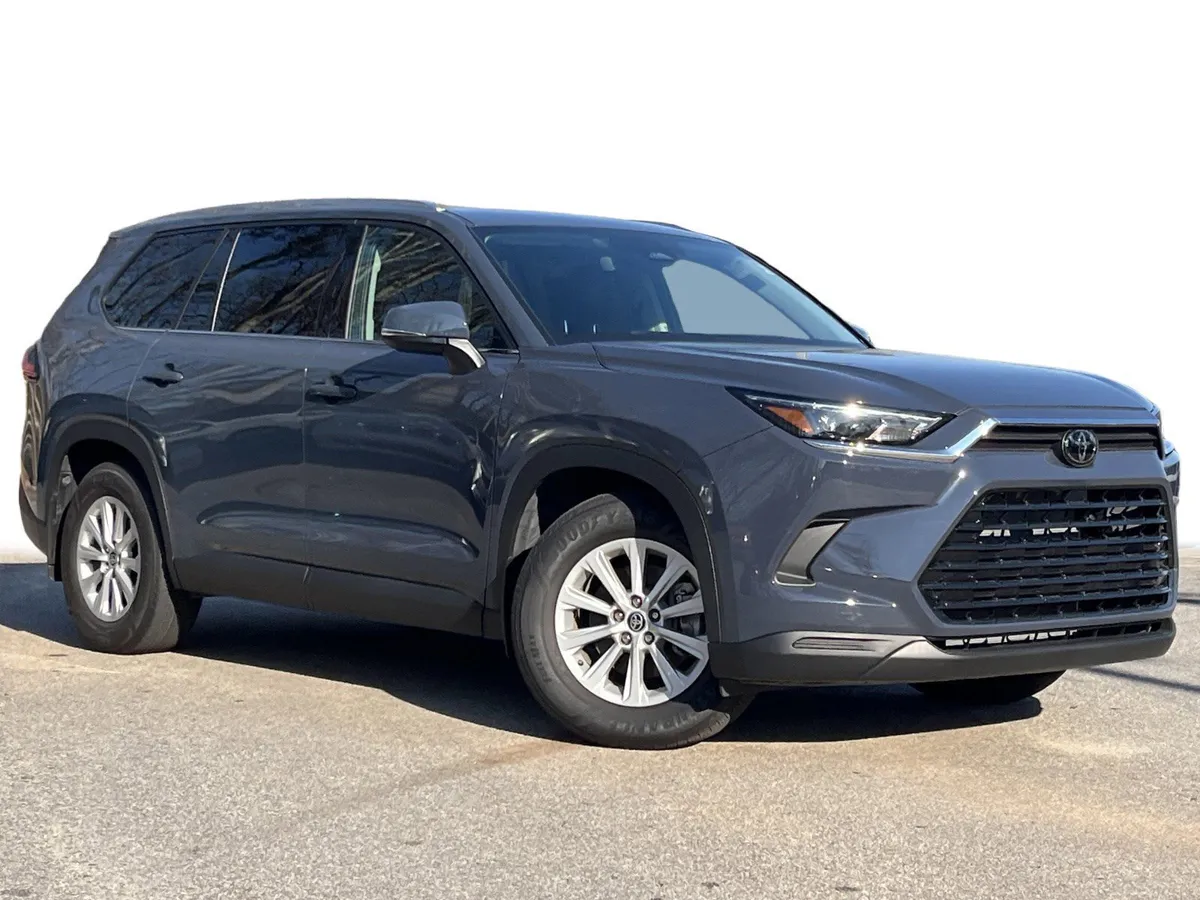 2024 Toyota Grand Highlander XLE thumbnail 2