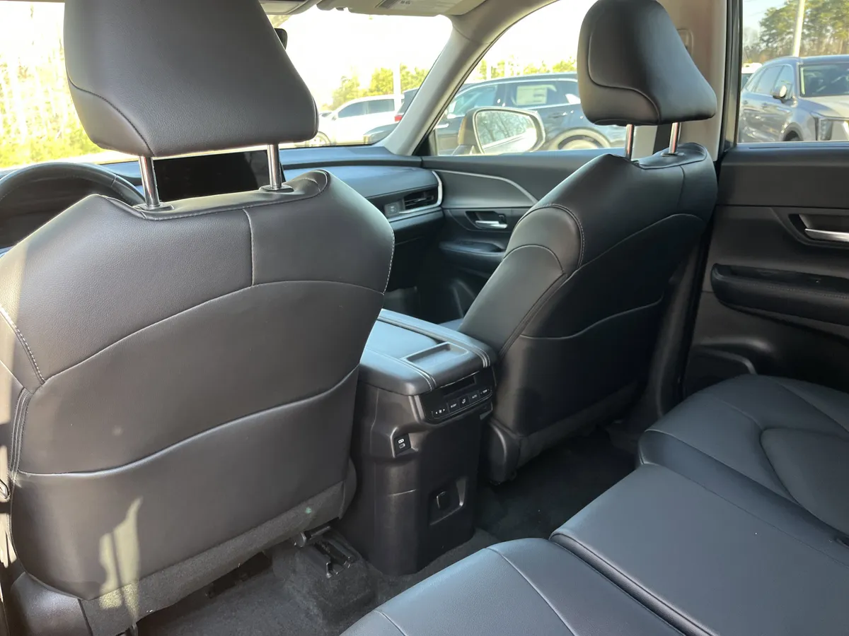 2024 Toyota Grand Highlander XLE thumbnail 21