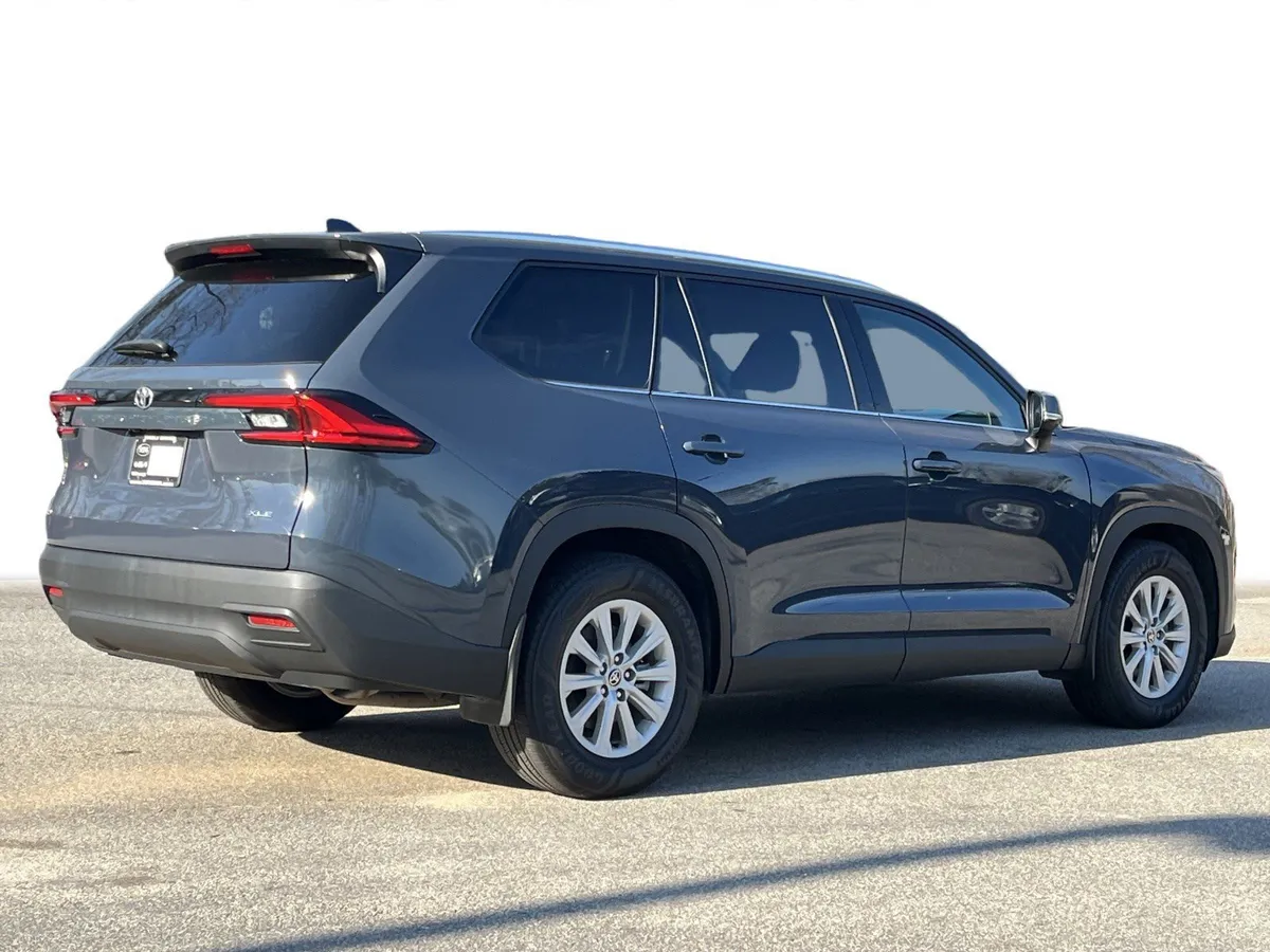 2024 Toyota Grand Highlander XLE thumbnail 31