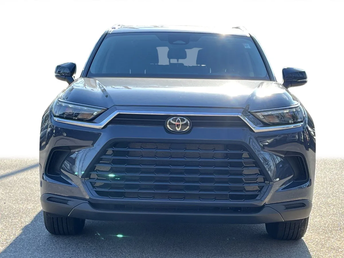 2024 Toyota Grand Highlander XLE thumbnail 33