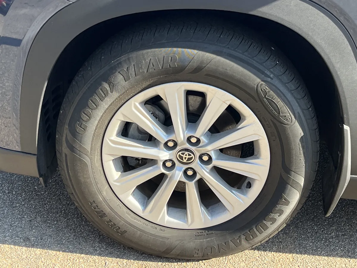 2024 Toyota Grand Highlander XLE thumbnail 34
