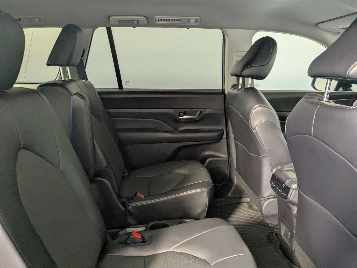 2024 Toyota Grand Highlander XLE thumbnail 28