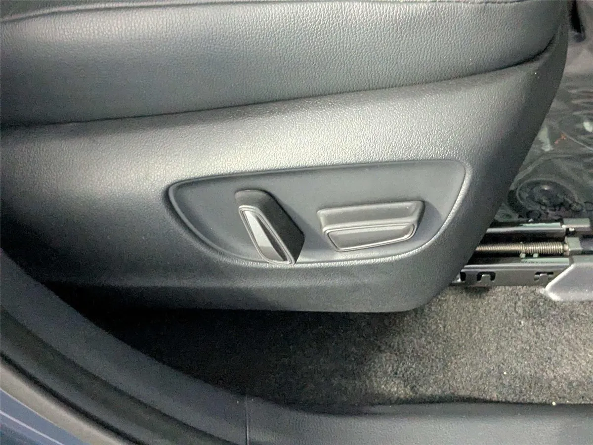 2024 Toyota Grand Highlander XLE thumbnail 33