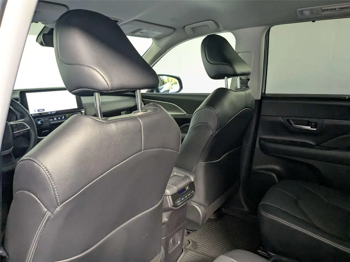 2024 Toyota Grand Highlander XLE thumbnail 36