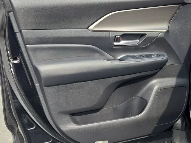 2024 Toyota Grand Highlander XLE thumbnail 15