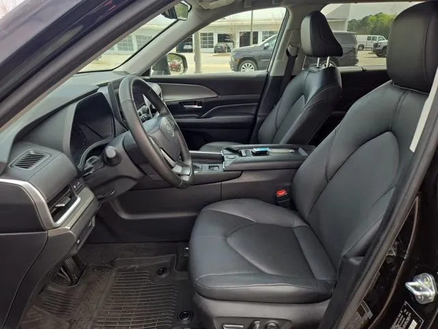 2024 Toyota Grand Highlander XLE thumbnail 18