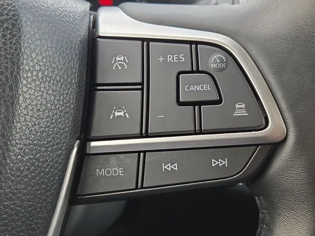 2024 Toyota Grand Highlander XLE thumbnail 25
