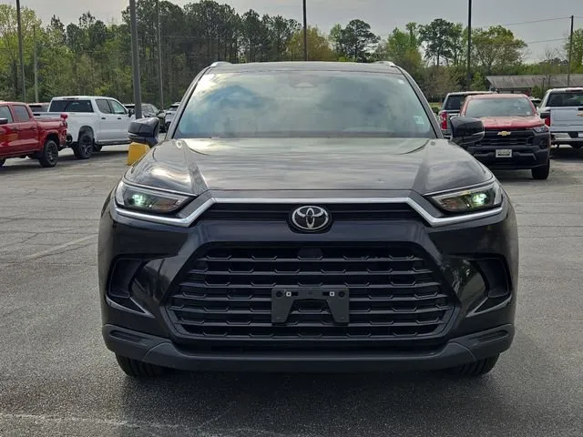 2024 Toyota Grand Highlander XLE thumbnail 3