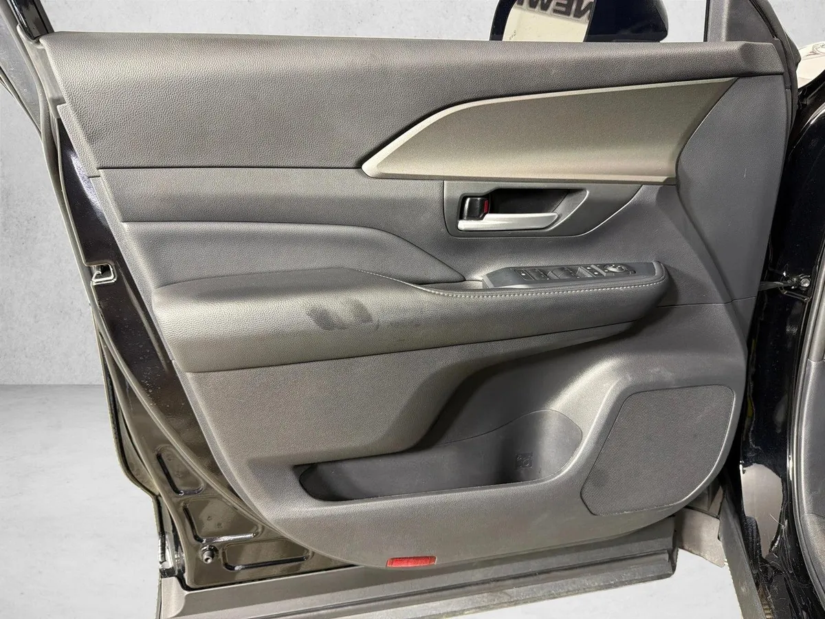 2024 Toyota Grand Highlander XLE thumbnail 11
