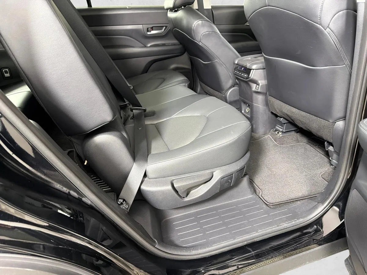 2024 Toyota Grand Highlander XLE thumbnail 16