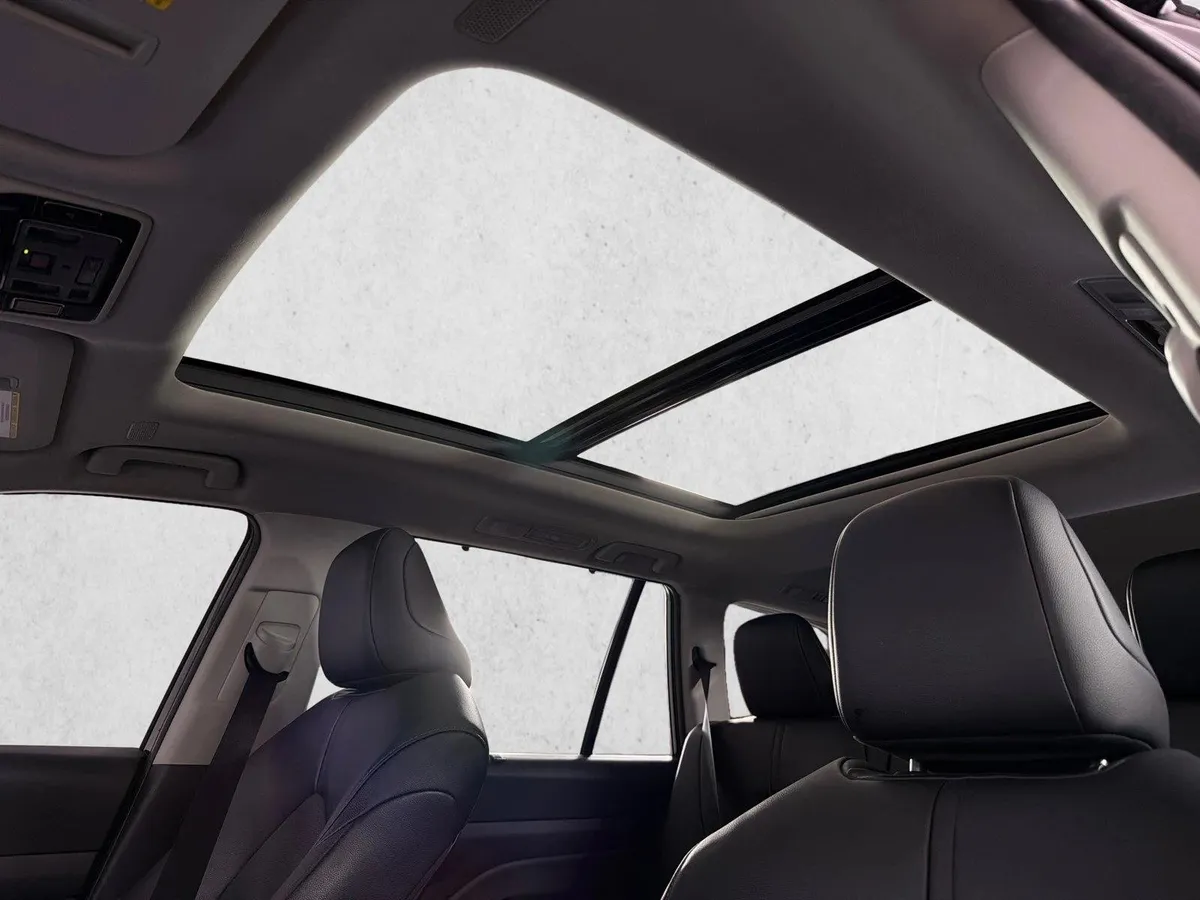 2024 Toyota Grand Highlander XLE thumbnail 2