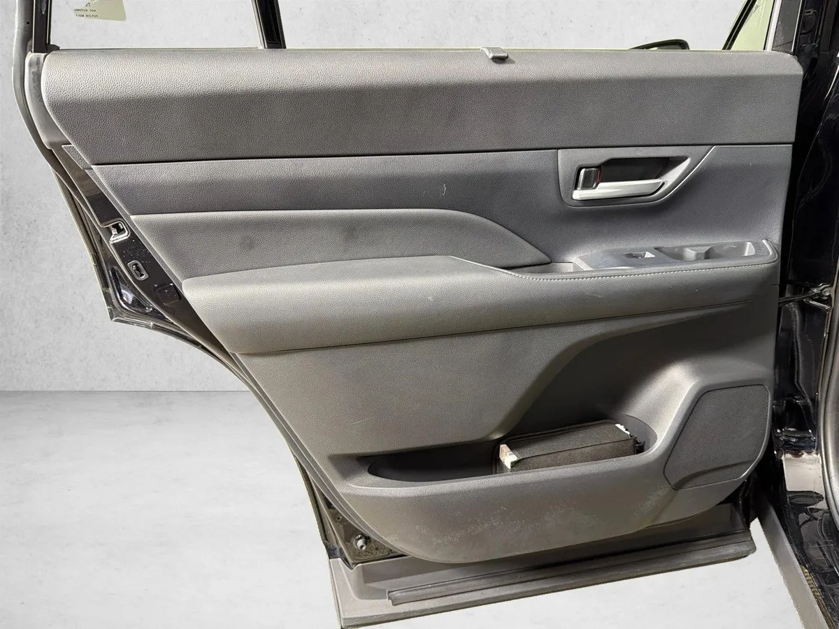 2024 Toyota Grand Highlander XLE thumbnail 23