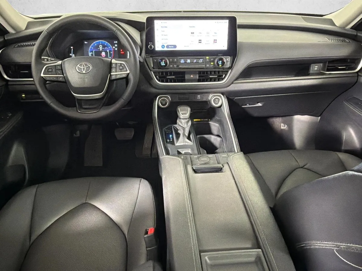 2024 Toyota Grand Highlander XLE thumbnail 24