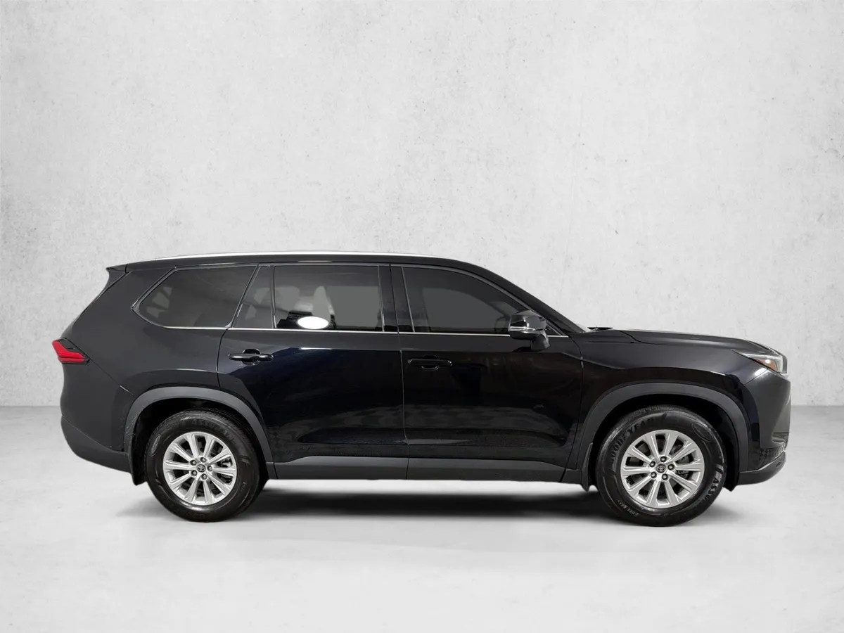 2024 Toyota Grand Highlander XLE thumbnail 3