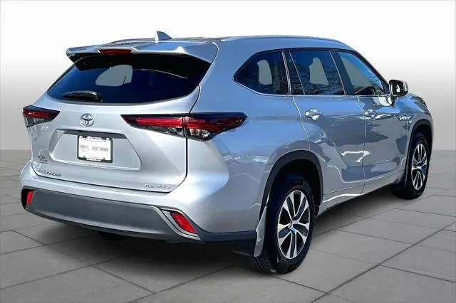 2024 Toyota HIGHLANDER thumbnail 12
