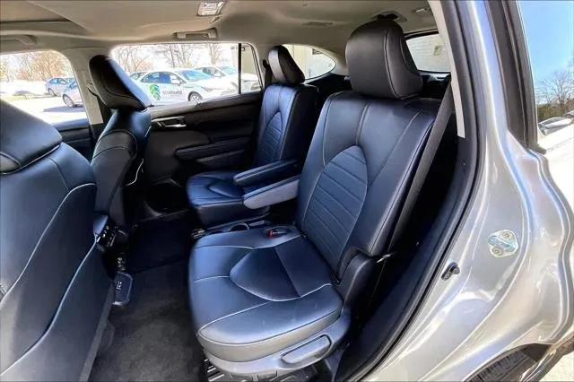 2024 Toyota HIGHLANDER thumbnail 20
