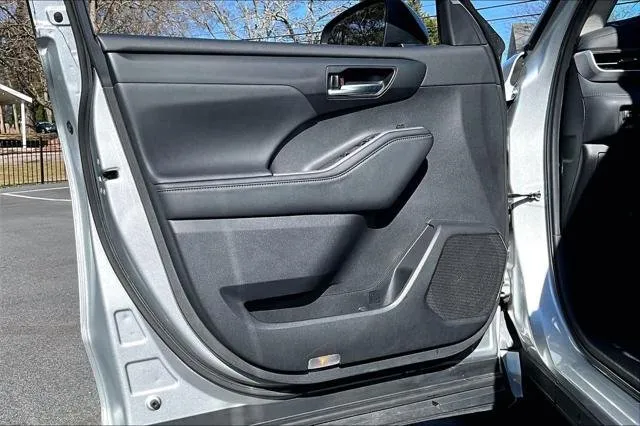 2024 Toyota HIGHLANDER thumbnail 21