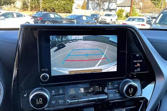2024 Toyota HIGHLANDER thumbnail 26