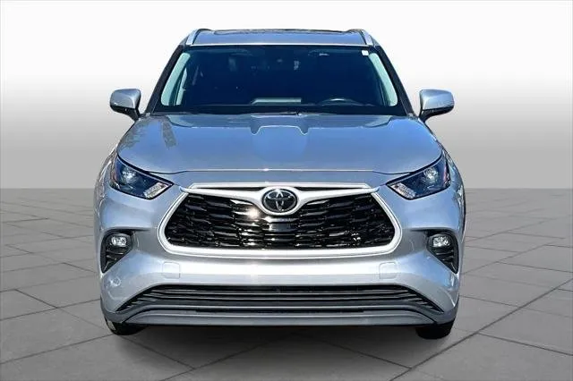 2024 Toyota HIGHLANDER thumbnail 4