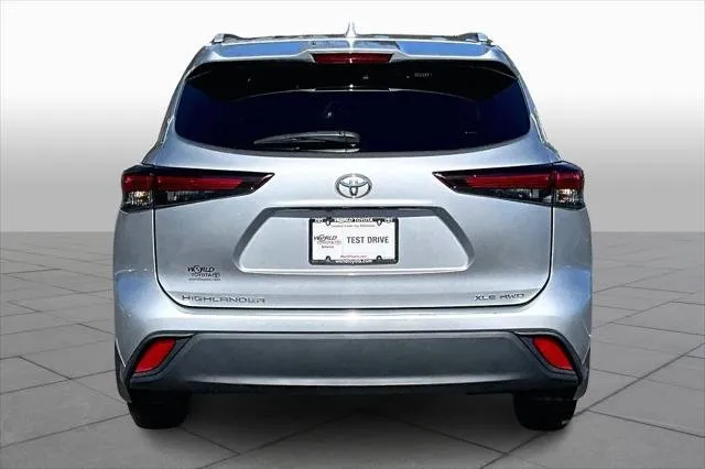 2024 Toyota HIGHLANDER thumbnail 5