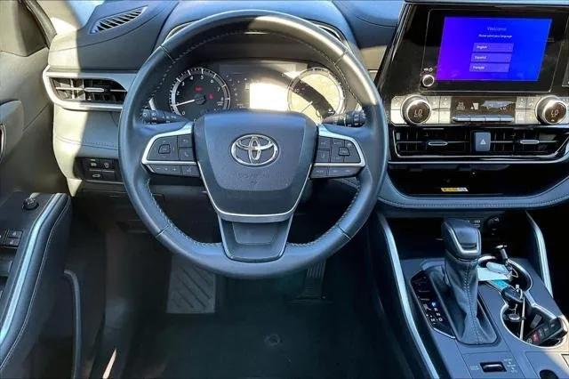 2024 Toyota HIGHLANDER thumbnail 6