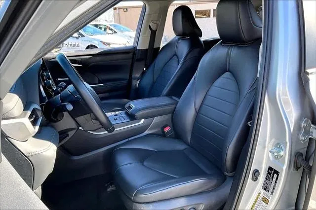 2024 Toyota HIGHLANDER thumbnail 8