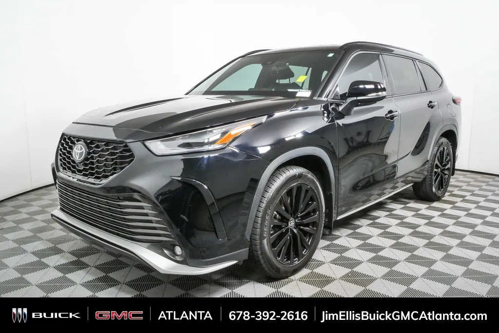 2024 Toyota Highlander LE thumbnail 29