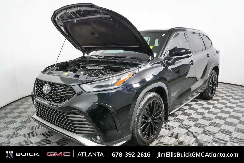 2024 Toyota Highlander LE thumbnail 30