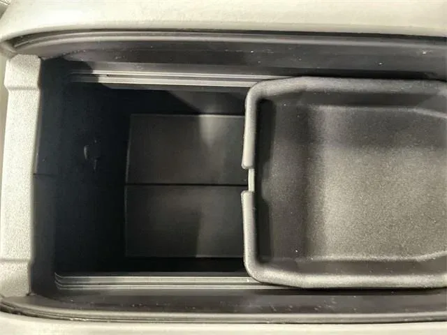 2024 Toyota Highlander LE thumbnail 21