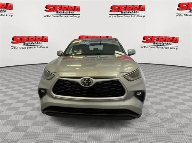 2024 Toyota Highlander LE thumbnail 5