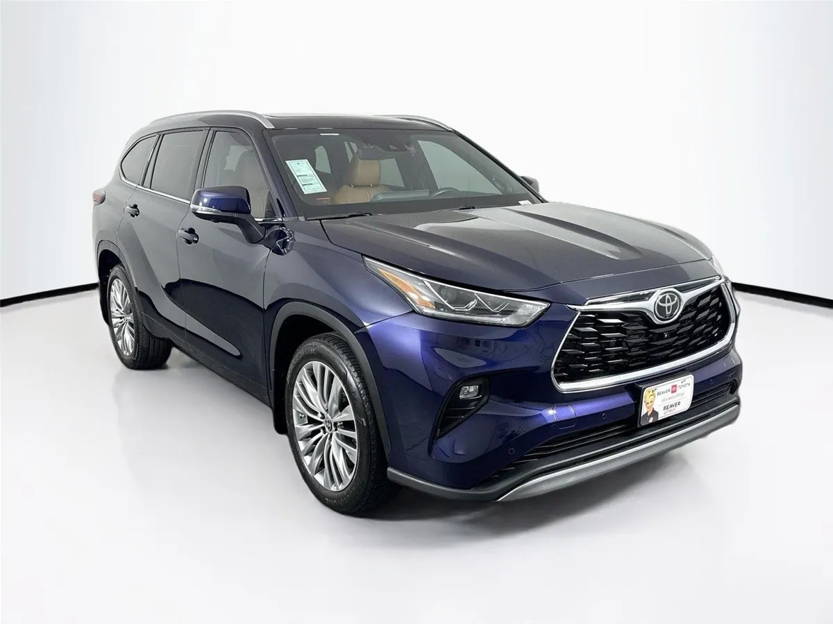 2024 Toyota Highlander Platinum thumbnail 10