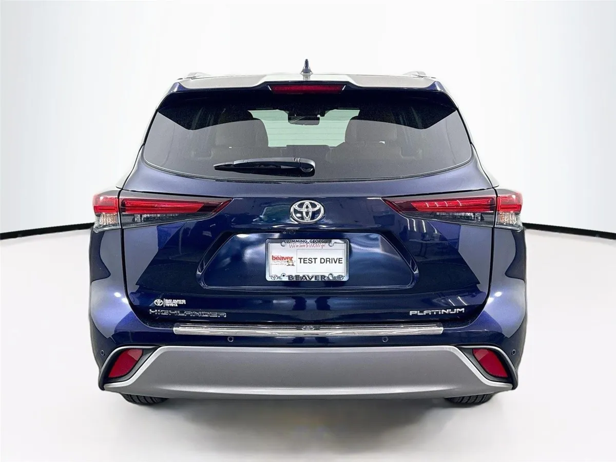 2024 Toyota Highlander Platinum thumbnail 12