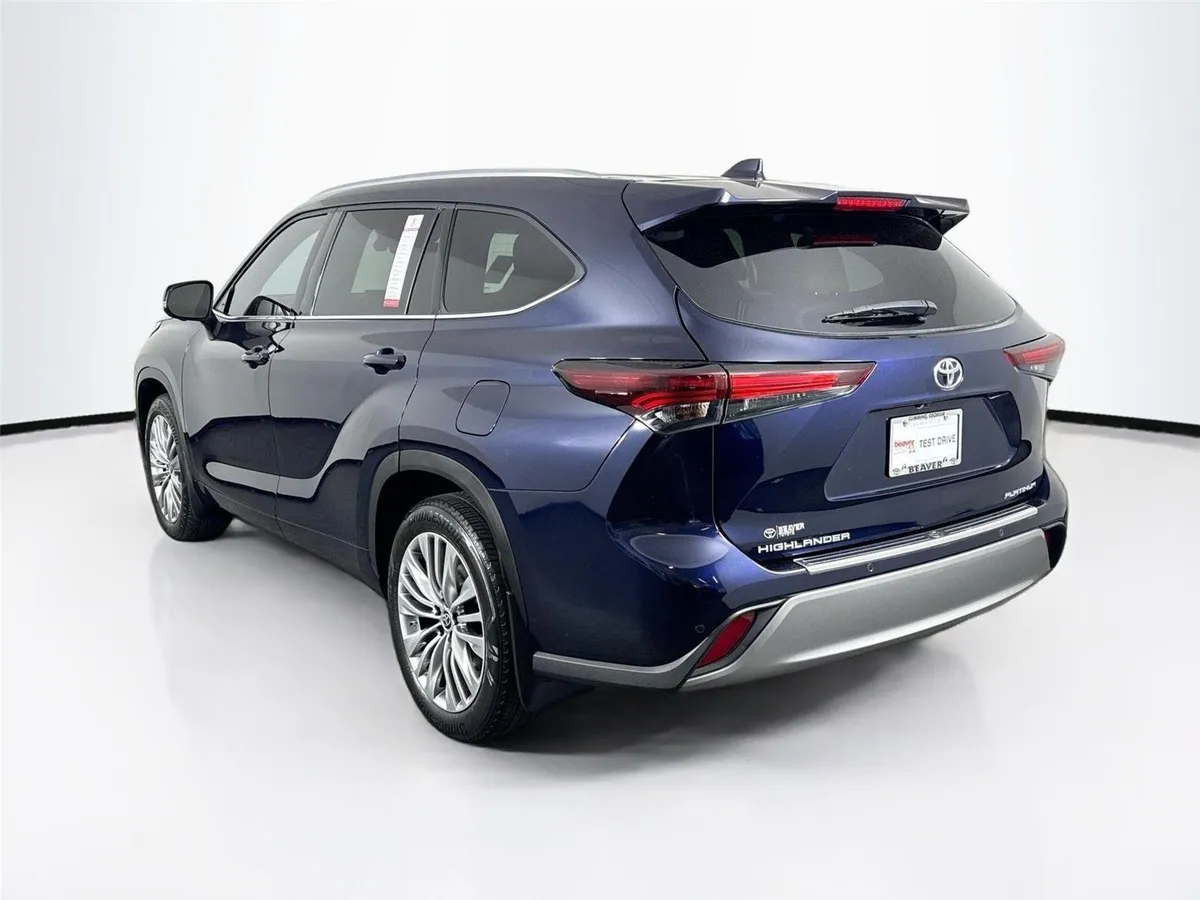 2024 Toyota Highlander Platinum thumbnail 13