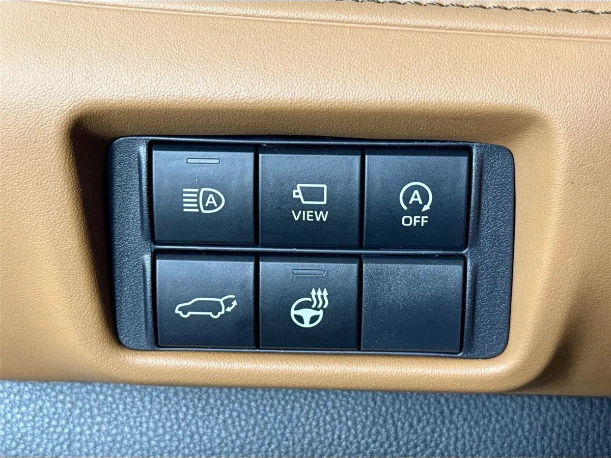 2024 Toyota Highlander Platinum thumbnail 16