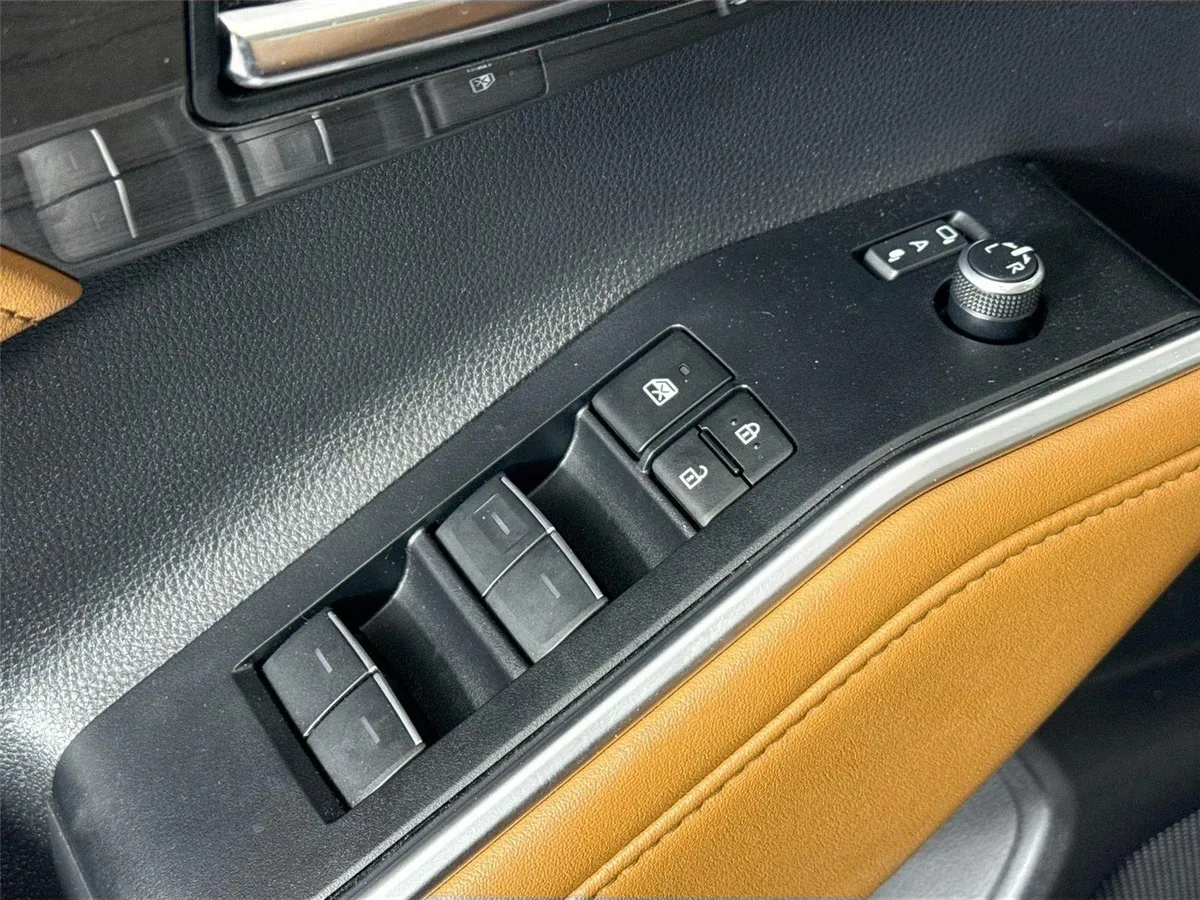 2024 Toyota Highlander Platinum thumbnail 29