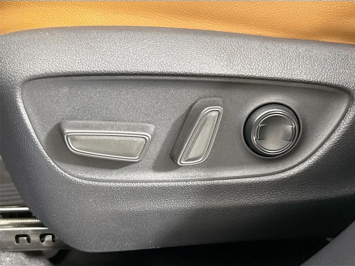 2024 Toyota Highlander Platinum thumbnail 31